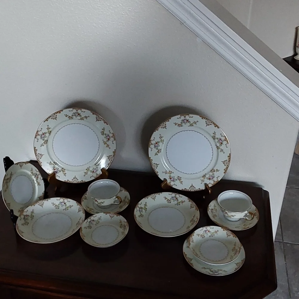 Antique Meito China V2069 hand-painted 5pc place setting dinnerware set‎ of 2